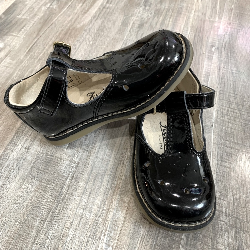 Footmates Mary Jane size 6